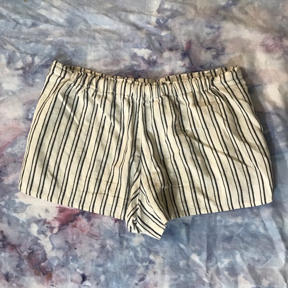 Brandy Melville Striped Shorts - Picture 3 of 4